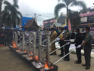 KPPBC TMP C Tembilahan Musnahkan Barang Hasil Penindakan 2017-2018 Senilai Rp3 M